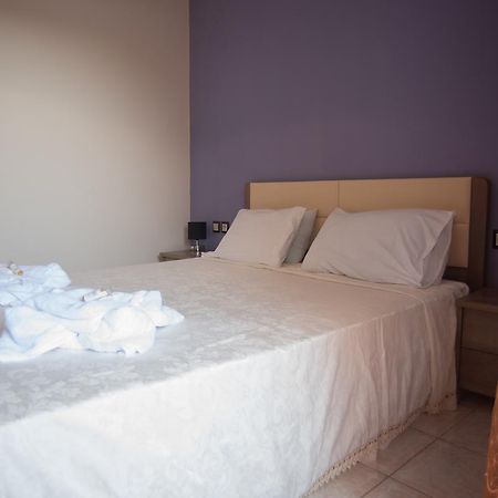 Ferienwohnung Ta Kavourakia Mikros Gialos Exterior foto