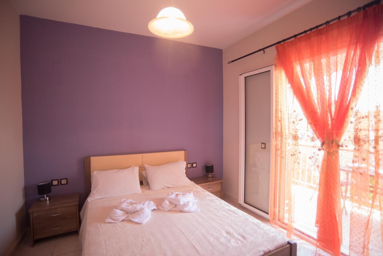 Ferienwohnung Ta Kavourakia Mikros Gialos Exterior foto
