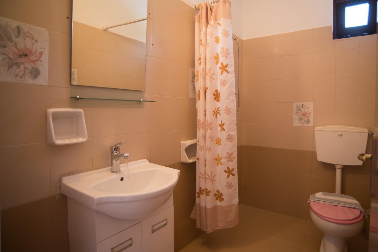 Ferienwohnung Ta Kavourakia Mikros Gialos Exterior foto